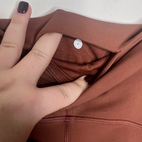 Lululemon Women’s Unlimited High-Rise Crop 23” Ancient Copper Keyhole Leggings - Picture 9 of 15